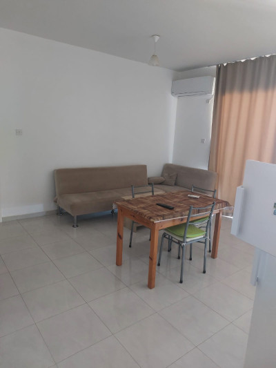 LEFKOŞA/GÖNYELİ BELEDİYE BULVAR YOLU BÖLGESİNDE KİRALIK 2+1 DAİRE