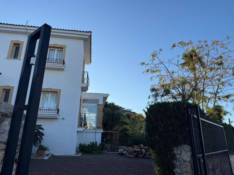 GİRNE/ALSANCAK YAYLA BÖLGESİ 4+1 SATILIK VİLLA-29