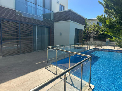 GİRNE/BELLAPAİS'TE KİRALIK 4+1 EŞYALI GENİŞ BAHÇELİ VİLLA-20