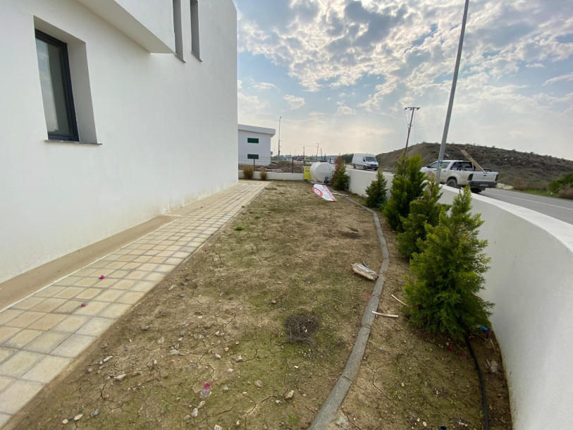 GİRNE/BOĞAZ'DA SATILIK 3+1 VİLLA -KÖŞE PARSEL-24
