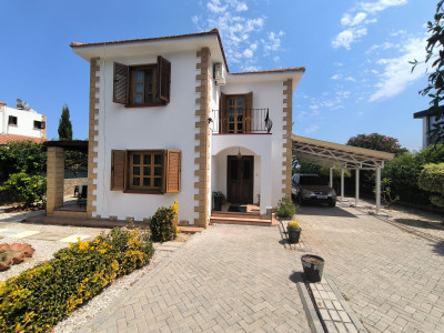 GİRNE/ÇATALKÖY'DE SATILIK ÖZEL HAVUZLU 3+1 VİLLA-2