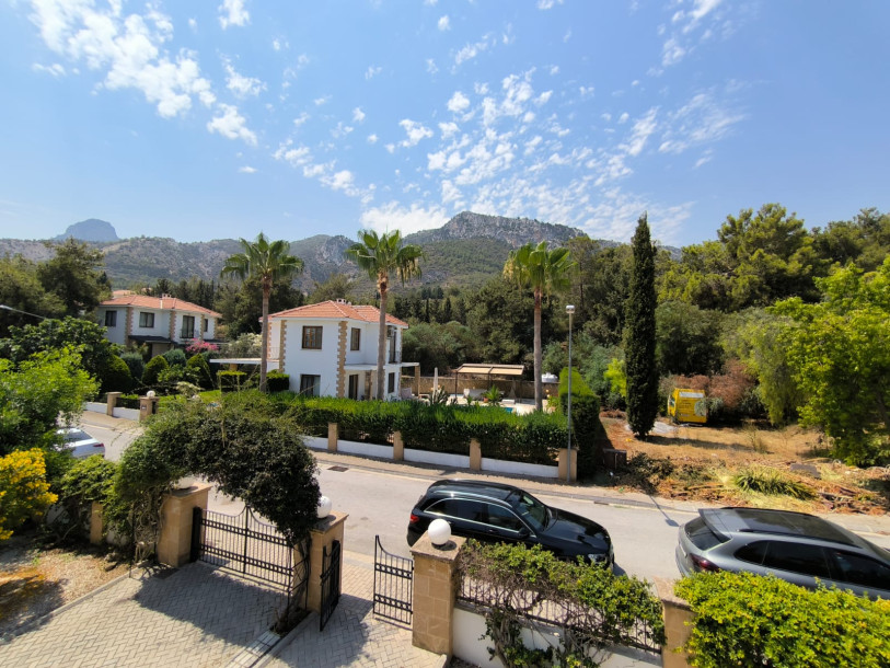 GİRNE/ÇATALKÖY'DE SATILIK ÖZEL HAVUZLU 3+1 VİLLA-10