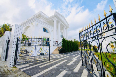 GİRNE/EDREMİT'TE SATILIK MÜKEMMEL 5+1 HAVUZLU VİLLA
