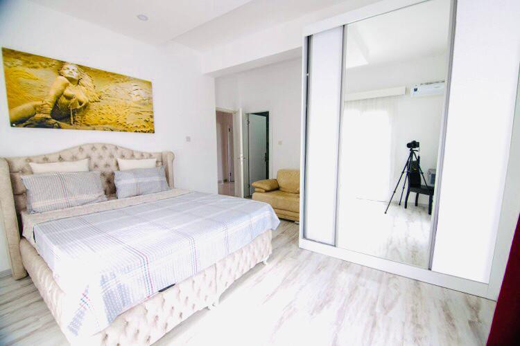 GİRNE/EDREMİT'TE SATILIK MÜKEMMEL 5+1 HAVUZLU VİLLA-19