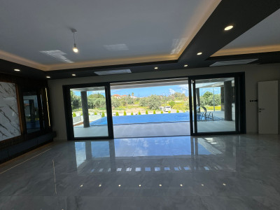 GİRNE/EDREMİT'TE SATILIK 5+2 ULTRA LÜKS VİLLA-5