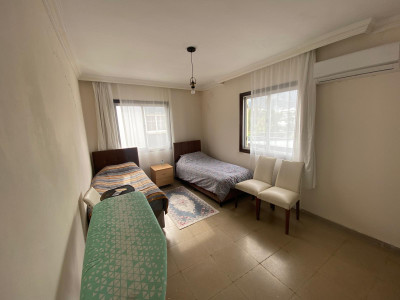 GİRNE MERKEZDE SATILIK 3+1 DAİRE