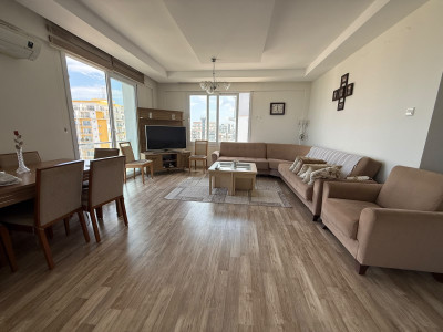 GİRNE MERKEZ –TÜRK KOÇANLI HAVUZLU SİTE İÇERİSİNDE SATILIK 3+1 DAİRE