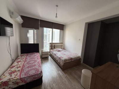 GİRNE MERKEZ –TÜRK KOÇANLI HAVUZLU SİTE İÇERİSİNDE SATILIK 3+1 DAİRE