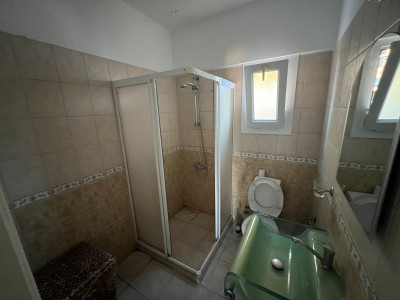 GİRNE MERKEZ KAR MARKET ARKASI – KİRALIK 2+1 DAİRE