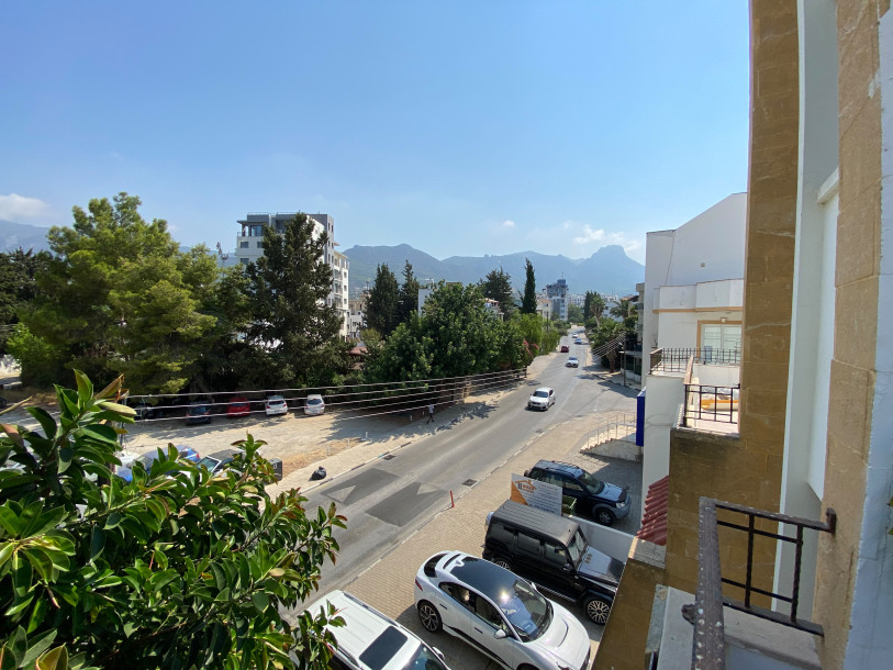 GİRNE MERKEZ – 20 TEMMUZ STADYUMU CADDESİ ÜZERİNDE SATILIK TİCARİ DAİRE-20