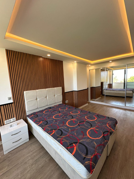 GİRNE AKACAN SİTESİNDE SATILIK DENİZ VE DAĞ MANZARALI 4+1 EŞYALI DAİRE-11