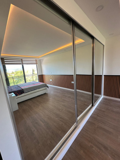 GİRNE AKACAN SİTESİNDE SATILIK DENİZ VE DAĞ MANZARALI 4+1 EŞYALI DAİRE-13