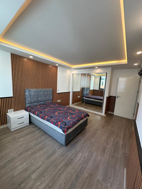 GİRNE AKACAN SİTESİNDE SATILIK DENİZ VE DAĞ MANZARALI 4+1 EŞYALI DAİRE-12