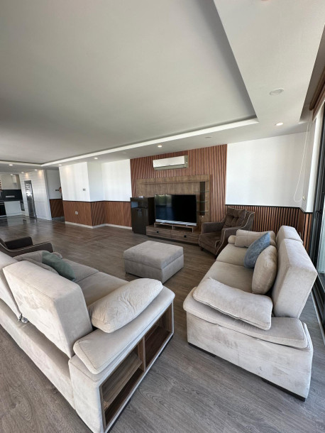 GİRNE AKACAN SİTESİNDE SATILIK DENİZ VE DAĞ MANZARALI 4+1 EŞYALI DAİRE-3
