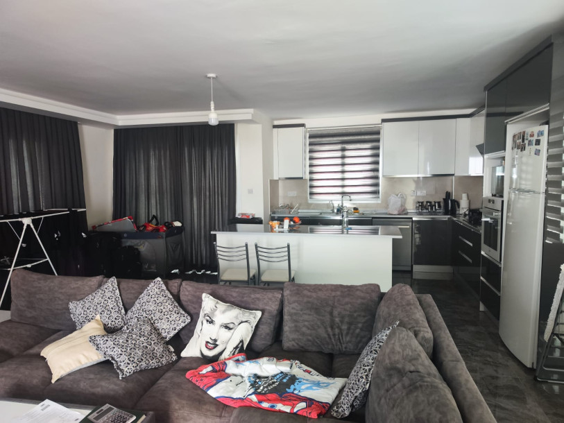 GİRNE MERKEZDE SATILIK 2+1 PENTHOUSE-2