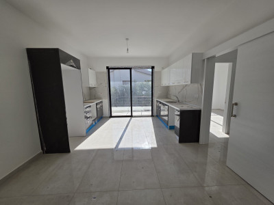 LEFKOŞA/GÖNYELİ’DE SATILIK 2+1 DAİRE – TÜRK TAPULU-2