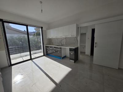 LEFKOŞA/GÖNYELİ’DE SATILIK 2+1 DAİRE – TÜRK TAPULU-5