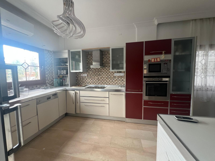 LEFKOŞA GÖNYELİ – TÜRK KOÇANLI SATILIK 350 m² TRIPLEX VİLLA-11