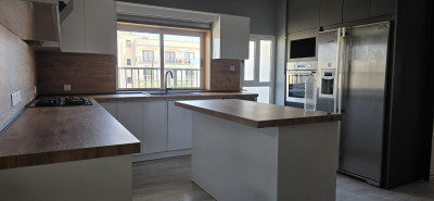 LEFKOŞA GÖNYELİ’DE KİRALIK 3+1 DAİRE FULL EŞYALI • GENİŞ VE FERAH • 130 M²-8