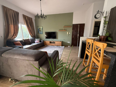 LEFKOŞA/GÖNYELİ MERKEZDE 3+1 BÜYÜK BAHÇELİ FULL EŞYALI KİRALIK DAİRE-2