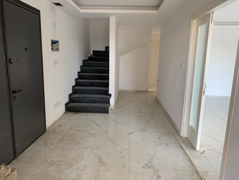 GİRNE/ALSANCAK HASAN UZUN PETROL BÖLGESİNDE SATILIK 4+1 ÖZEL HAVUZLU VİLLA-8