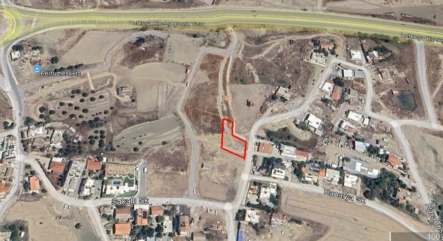 LEFKOŞA/HAMİTKÖY’DE SATILIK ARSA – 3 KAT İZİNLİ-2