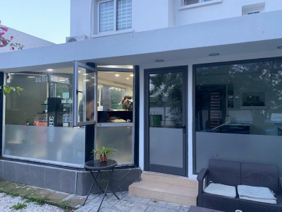 GİRNE MERKEZDE SATILIK DÜKKAN VE 3+1 DAİREDEN OLUŞAN KOMPLE BİNA-4