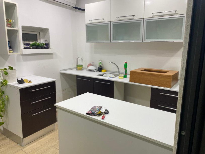GİRNE MERKEZDE SATILIK DÜKKAN VE 3+1 DAİREDEN OLUŞAN KOMPLE BİNA-5