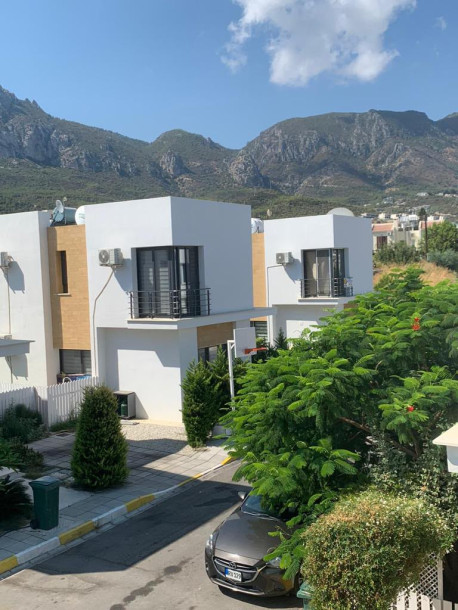 GİRNE/KARAOĞLANOĞLU – HAVUZLU SİTEDE KİRALIK 2+1 DAİRE-18