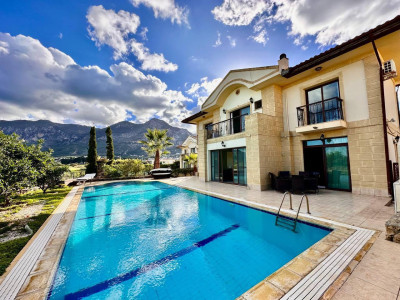 GİRNE/LAPTA'DA KİRALIK 3+1 HAVUZLU VİLLA