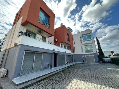 LEFKOŞA/KÜÇÜK KAYMAKLI'DA SATILIK KOMPLE BİNA