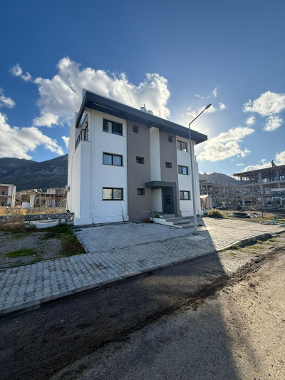 GİRNE/LAPTA’DA SATILIK YENİ 1+1 DAİRE-10