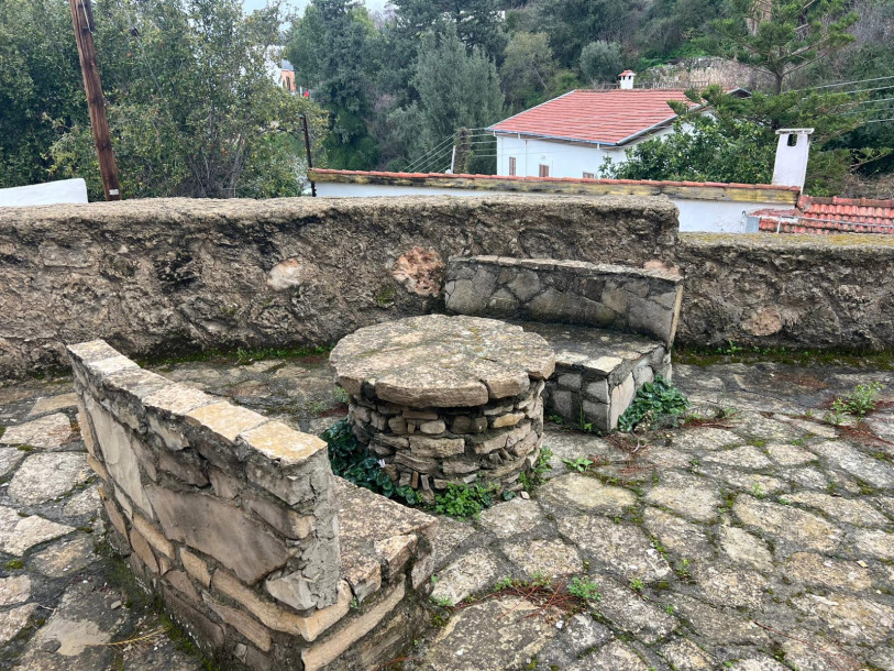 GİRNE / BELLAPAIS GÜNLÜK KİRALIK 4+1 OTANTİK MÜSTAKİL EV-31