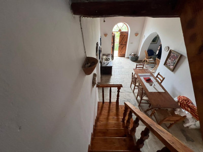 GİRNE / BELLAPAIS GÜNLÜK KİRALIK 4+1 OTANTİK MÜSTAKİL EV-11