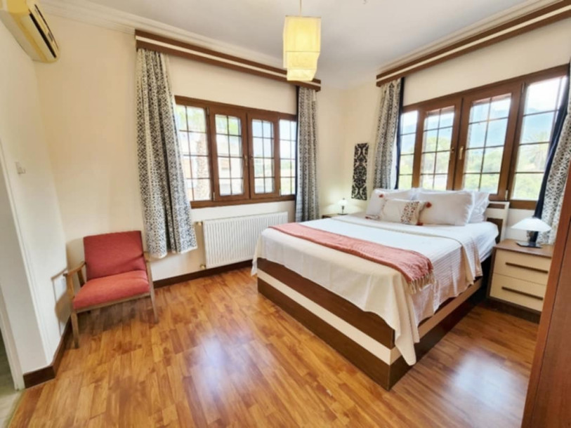 GİRNE / ÇATALKÖY’DE DENİZ MANZARALI KİRALIK 3+1 LÜKS VİLLA-11