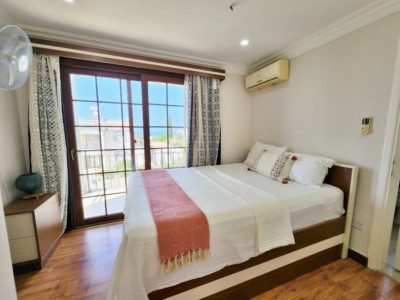 GİRNE / ÇATALKÖY’DE DENİZ MANZARALI KİRALIK 3+1 LÜKS VİLLA