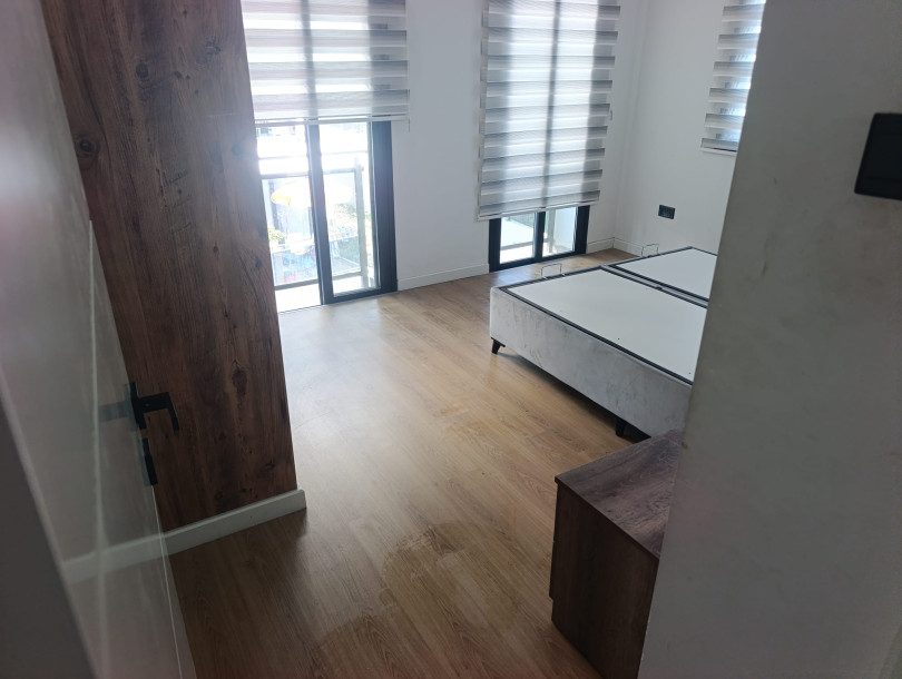 GİRNE LAPTA SATILIK 2+1 DAİRE – HAVUZLU SİTE İÇERİSİNDE-8