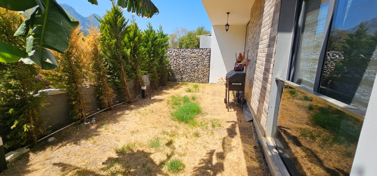 GİRNE/LAPTA'DA HAVUZLU SİTE İÇERİSİNDE SATILIK 2+1 BAHÇELİ DAİRE-3