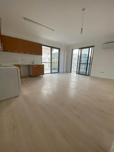LEFKE/ GEMİKONAĞI – SATILIK DENİZ MANZARALI 2+1 PENTHOUSE DAİRE-2