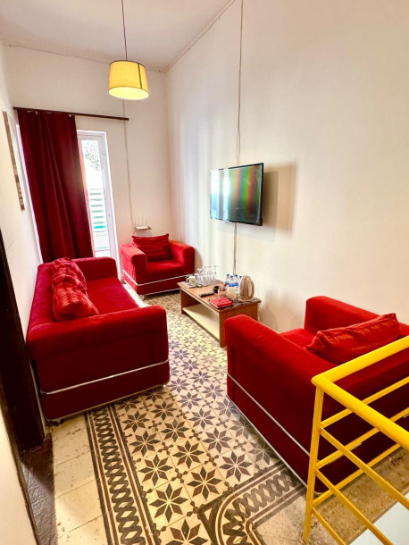 LEFKOŞA SURLARİÇİ –KİRALIK 3 YATAK ODALI ÖZEL MÜLK TARİHİ MÜSTAKİL AIRBNB-1