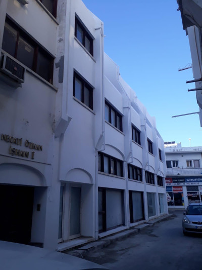 LEFKOŞA SURLARİÇİ – SARAY OTEL YANI SATILIK KOMPLE DÜKKANLAR