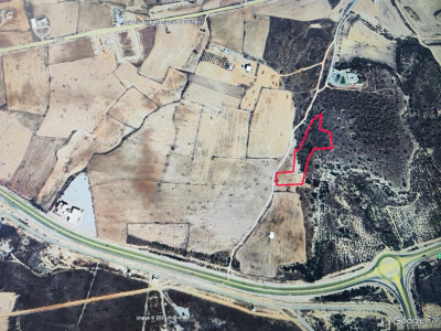 LEFKOŞA/ ERCAN HAVAALANI BÖLGESİNDE SATILIK ARAZİ-2