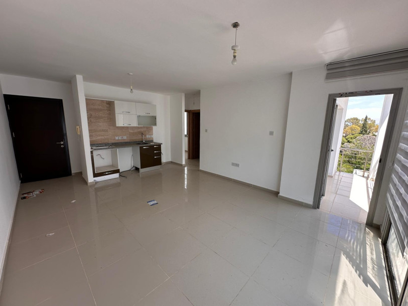 GİRNE MERKEZ'DE SATILIK 2+1 DAİRE-2