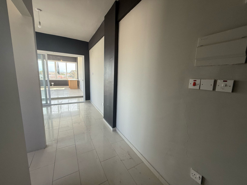 LEFKOŞA/YENİKENT MERKEZDE KİRALIK OFİS-5