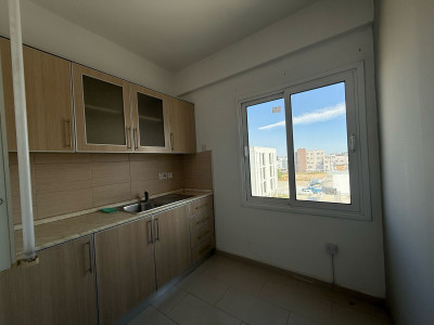 LEFKOŞA/YENİKENT MERKEZDE KİRALIK OFİS-6