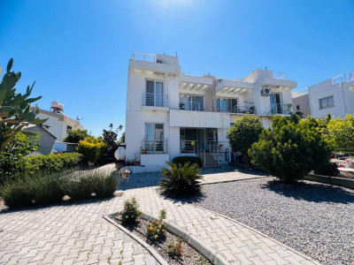 GİRNE/ALSANCAK'TA LUKOMARİYA SİTESİ'NDE SATILIK 2+1 BAHÇE KATI DAİRE