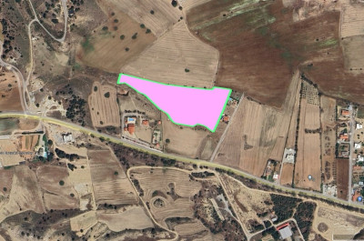 GİRNE/BOĞAZ KÖMÜRCÜ KÖYÜNDE SATILIK ARSA NİTELİKLİ ARAZİ