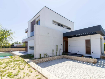 GİRNE /ALSANCAK'TA SATILIK ULTRA LÜKS 4+1 MÜSTAKİL VİLLALAR