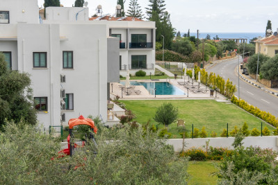 GİRNE/YEŞİLTEPE – ÇAĞATAY ÖZLERİM CADDESİ KİRALIK 2+1 TERASLI DAİRE